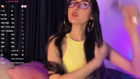 Danna online show from 10-25-25, 11:40