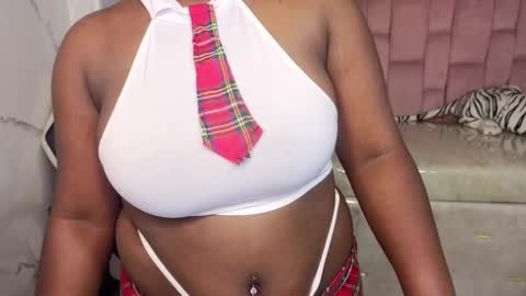 soffia_b online show from 10-23-25, 03:06