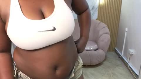 soffia_b online show from 12-15-25, 08:46