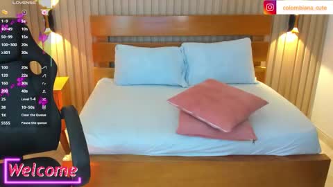 Help me achieve 100 thumbs up  online show from 02-03-26, 06:40