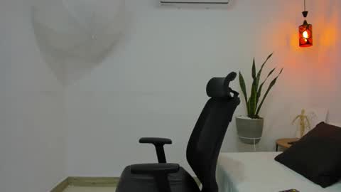 soffiegrey online show from 11-25-25, 02:00