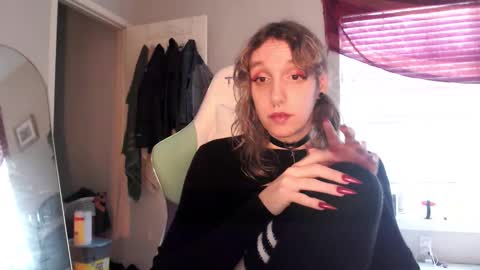 Lilytea online show from 11-19-25, 09:48