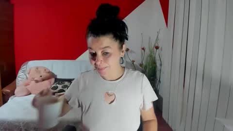 Snapshot of soffy_skye chatting on 09-19-25, 04:14 Soffy online show from 09-19-25, 04:14