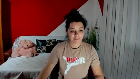 Snapshot of soffy_skye chatting on 09-20-25, 03:40 Soffy online show from 09-20-25, 03:40