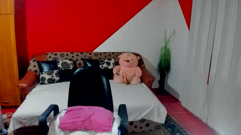 Snapshot of soffy_skye chatting on 10-09-25, 05:05 Soffy online show from 10-09-25, 05:05
