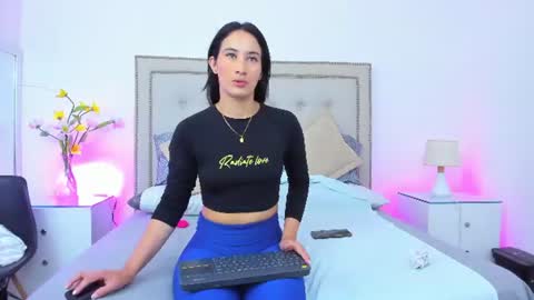 sofhyalove online show from 06-10-26, 08:30