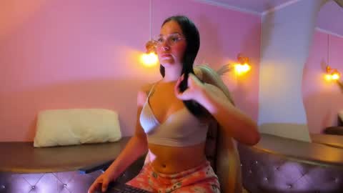 Snapshot of sofi__18_ chatting on 10-03-25, 10:56 SOFI online show from 10-03-25, 10:56