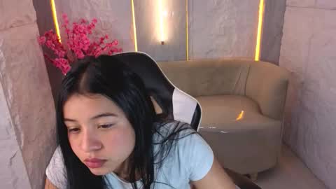 Snapshot of sofi_adams_tx chatting on 12-04-25, 12:25 Online 800 to 1400 online show from 12-04-25, 12:25