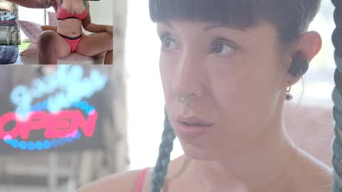 Snapshot of sofi_mora chatting on 09-16-25, 01:56 Sofi Mora online show from 09-16-25, 01:56