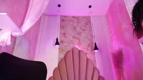 Snapshot of sofi_thomas_ chatting on 06-26-26, 11:36 Sofia online show from 06-26-26, 11:36