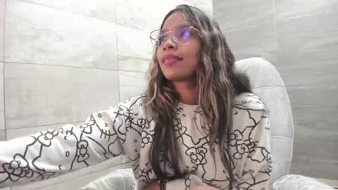 Snapshot of sofia86379 chatting on 03-11-25, 04:10 sofia86379 online show from 03-11-25, 04:10