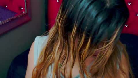 Snapshot of sofia_delrio chatting on 10-14-25, 11:11 Miss Sofi online show from 10-14-25, 11:11