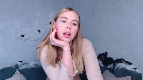 Sofia here online show from 10-06-25, 12:19