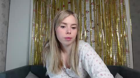 Snapshot of sofia_here chatting on 01-12-26, 12:27 Sofia here online show from 01-12-26, 12:27