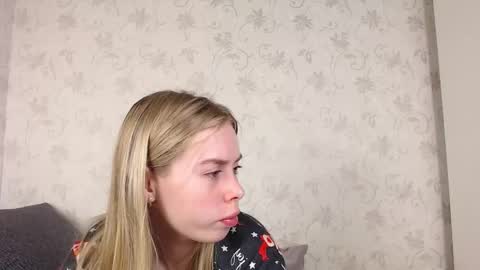 Snapshot of sofia_here chatting on 02-21-26, 12:00 Sofia here online show from 02-21-26, 12:00