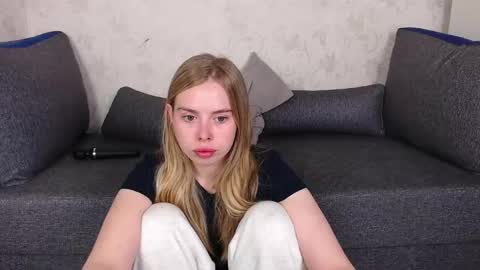Snapshot of sofia_here chatting on 05-14-26, 12:06 Sofia here online show from 05-14-26, 12:06