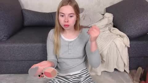Snapshot of sofia_here chatting on 05-21-26, 12:06 Sofia here online show from 05-21-26, 12:06