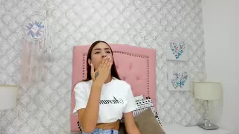 sofia_martinez9 online show from 07-08-26, 07:07