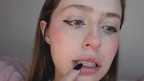     online show from 10-26-25, 03:45