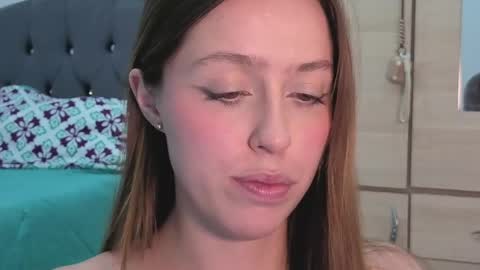 Snapshot of sofia_palacios_ chatting on 05-26-26, 03:46 online show from 05-26-26, 03:46