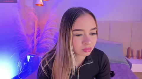 SOFIA PAMELA online show from 02-04-25, 07:11