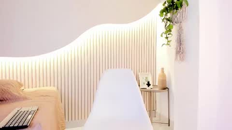 SOFIA online show from 03-12-26, 06:47