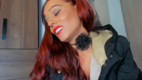 Snapshot of sofia_swett_03 chatting on 12-28-24, 06:28 laura online show from 12-28-24, 06:28