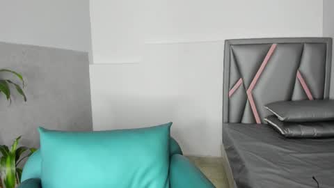 Sofa online show from 09-26-25, 11:58