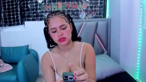 Sofa online show from 12-19-25, 12:56