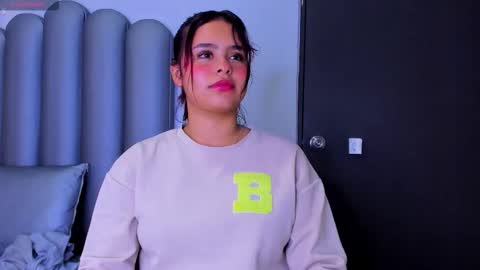 Sofa online show from 01-07-26, 04:59