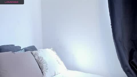 sofiaalarson online show from 04-14-26, 02:12