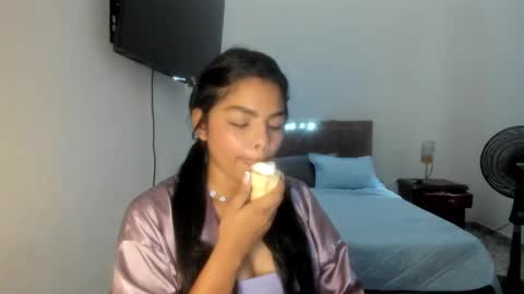 Danna Sofia online show from 10-23-25, 06:50