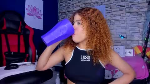 sofiacastillo01 online show from 01-28-25, 01:05