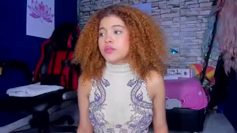 sofiacastillo01 online show from 01-30-25, 05:17