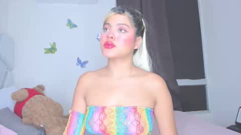 sofiacastillo01 online show from 04-18-26, 06:45