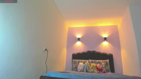 Snapshot of sofiaclaus_19 chatting on 10-20-25, 05:08 Sofia online show from 10-20-25, 05:08