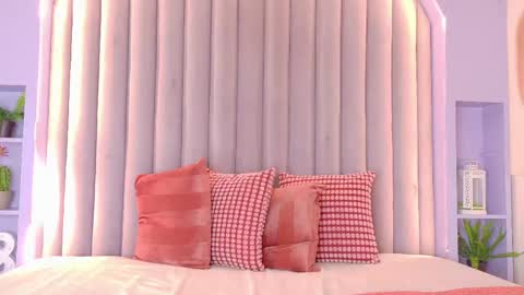 SOFIA DIAMOND  online show from 05-31-26, 11:28