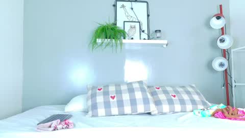 SOFIA DIAMOND  online show from 06-30-26, 07:26