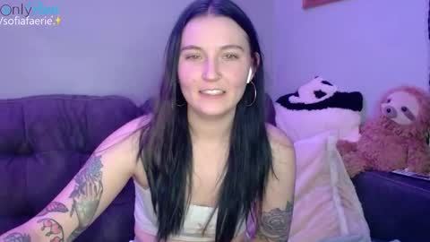 Snapshot of sofiafaerie chatting on 01-10-25, 11:18 sofiafaerie online show from 01-10-25, 11:18