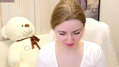 Sofia online show from 04-18-26, 01:09