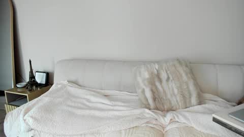 SOFIA   online show from 02-10-26, 09:52