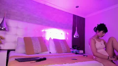 sofiathoompson online show from 07-16-26, 09:32