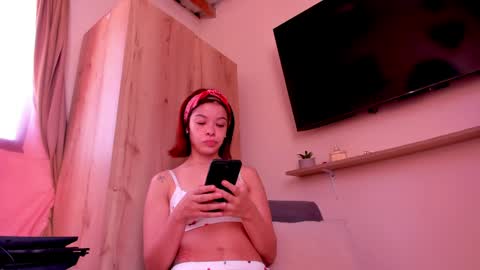 Snapshot of sofiavelez01 chatting on 05-20-26, 04:24 sofiavelez01 online show from 05-20-26, 04:24