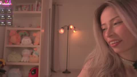 Snapshot of soficb chatting on 02-25-25, 08:51 Sofi online show from 02-25-25, 08:51