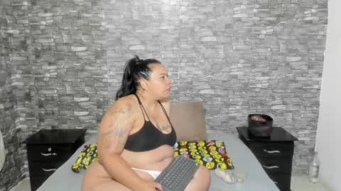 Snapshot of sofie_storm chatting on 02-20-25, 10:16 Vicky online show from 02-20-25, 10:16