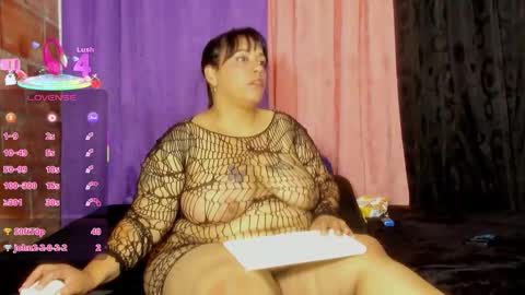 Snapshot of sofie_storm chatting on 10-17-25, 01:03 Vicky online show from 10-17-25, 01:03