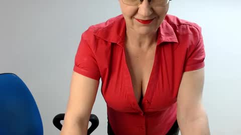 Snapshot of sofie_velvet chatting on 12-20-24, 03:00 Sofie Velvet online show from 12-20-24, 03:00