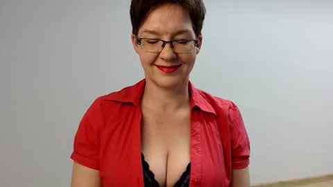 Snapshot of sofie_velvet chatting on 01-24-25, 08:54 Sofie Velvet online show from 01-24-25, 08:54