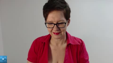 Snapshot of sofie_velvet chatting on 12-17-25, 07:03 Sofie Velvet online show from 12-17-25, 07:03