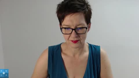 Snapshot of sofie_velvet chatting on 12-18-25, 07:25 Sofie Velvet online show from 12-18-25, 07:25